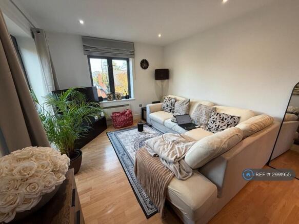 Unfurnished - Open Plan Lounge Kitchen