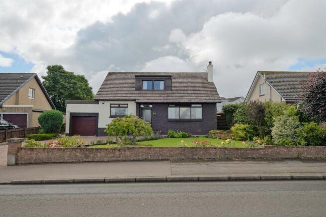 70 Belstane Rd, Carluke ML8 4BG-4.jpg