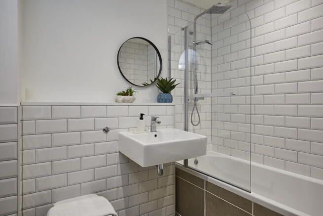 2 bed Flat to rent Image 10
