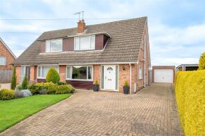 9, Hunters Close, Dunnington, York YO19 5QH