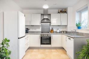 6, 2 Carrington House, Dalmeny Way, Epsom KT18 7BF