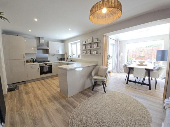 Open Plan Kitchen / Diner