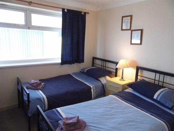 BEDROOM 2