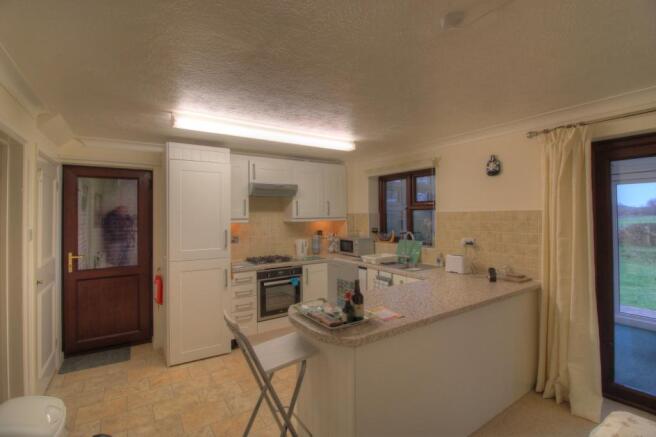Forest gate 17 kitchen dining.jpg