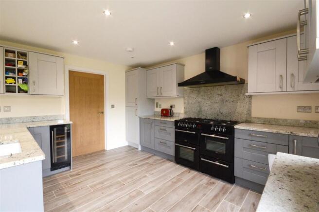 3 Kitchen.JPG