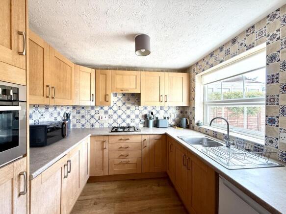 Mildmay Close, Stratford-upon-avon, Warwickshire photo 4
