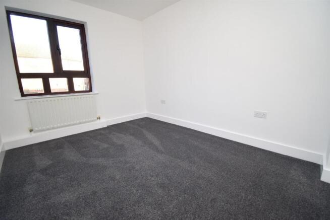 2 bed Apartment to rent Image 5