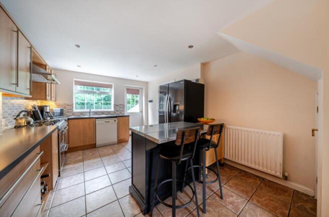 4 bed Link Detached House for sale Image 11