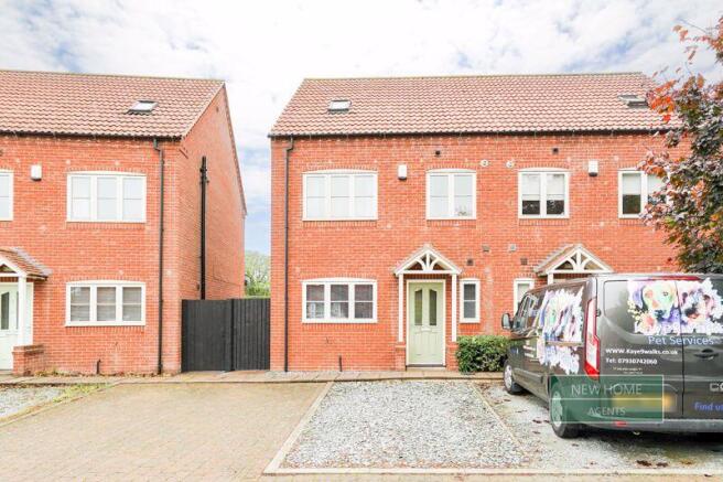 3-bed semi-detached on Moreton Close, Great Gonerby, Grantham, NG31 8UH, £240,000