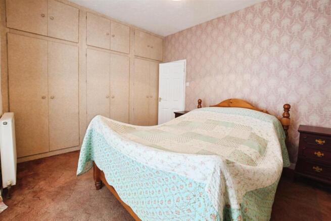 3 bed Terraced for sale Image 12