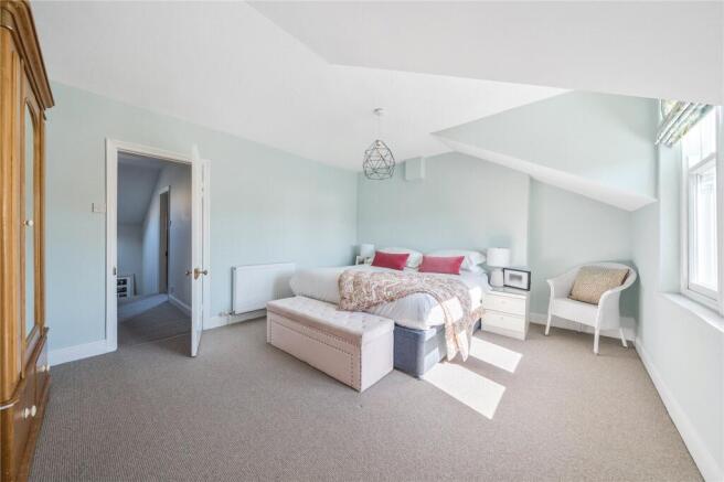 4 bed Terraced for sale Image 12