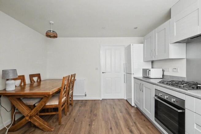 3 bed Semi-Detached for sale Image 12