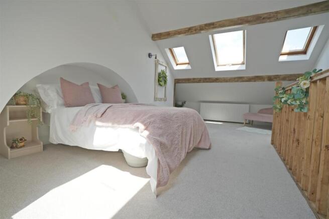 3 bed Terraced for sale Image 12