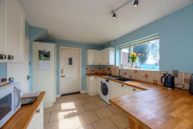 3 bed Semi-Detached for sale Image 5