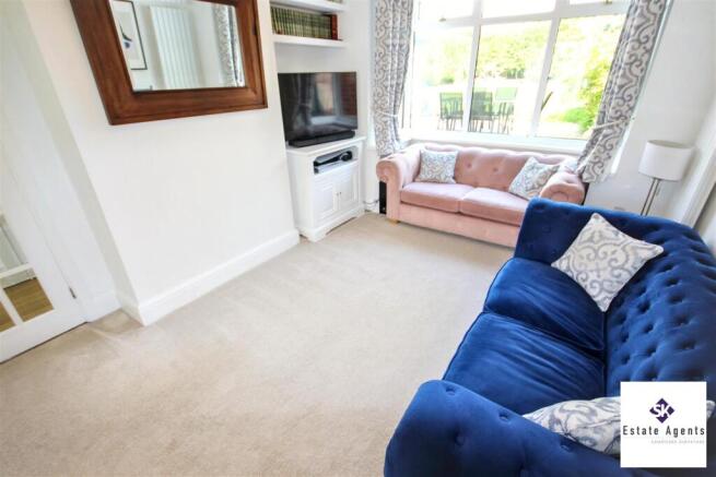 5 bed Detached for sale Image 8