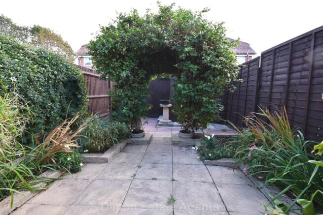Magennis Close, Gosport photo 4
