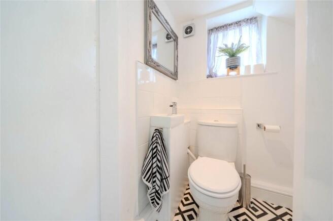 4 bed Semi-Detached for sale Image 12