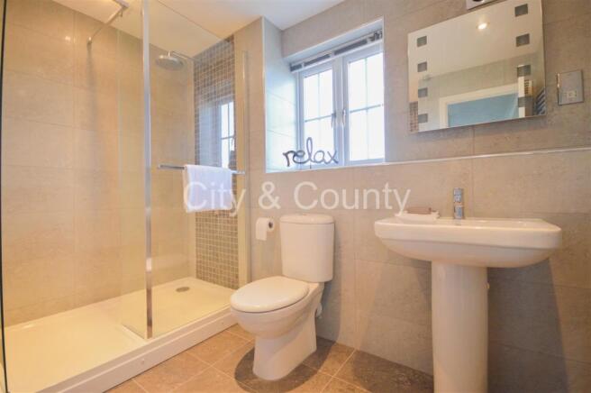 bathroom 2.jpg