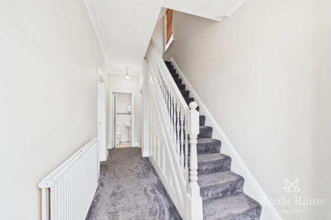 4 bed Semi-Detached for sale Image 9