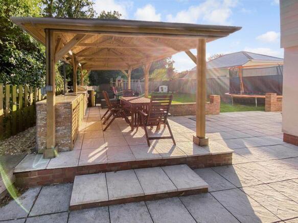 Outdoor Kitchen