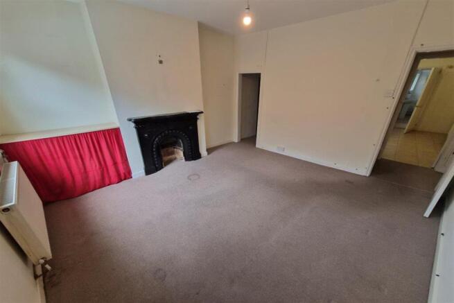 3 bedroom Terraced House in Godalming photo 4