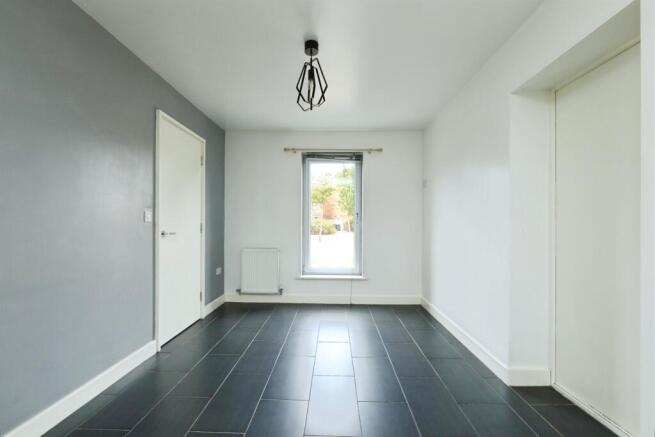 4 bed Detached for sale Image 4