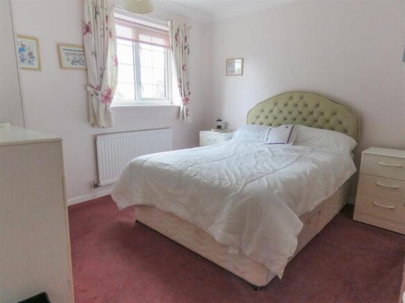 Bedroom 1.JPG