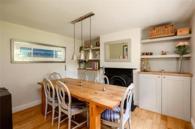 5 bed Detached for sale Image 6