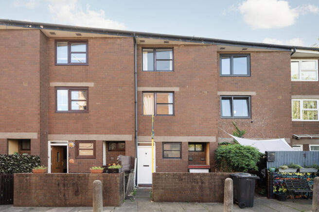 3-bed terraced on Moye Close, Dove Row, London Fields, London, E2, £900,000