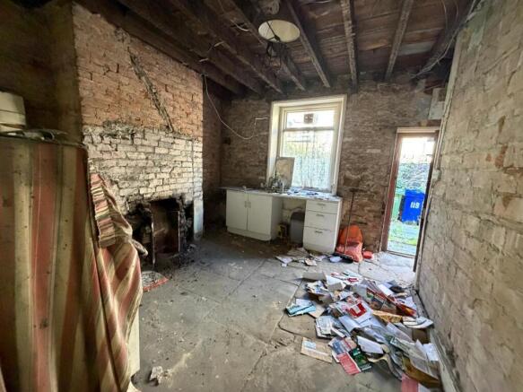 8 rad kitchen.jpg