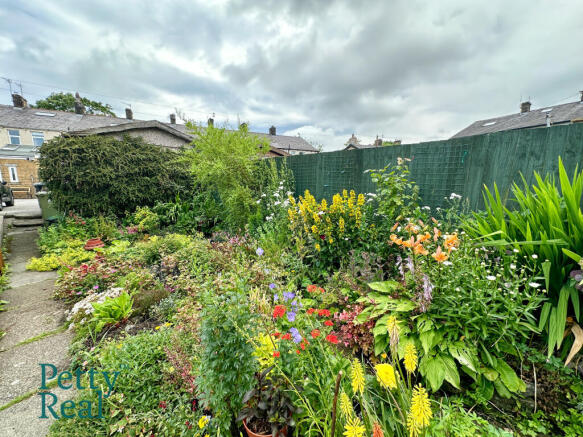 3 bed Terraced for sale Image 7