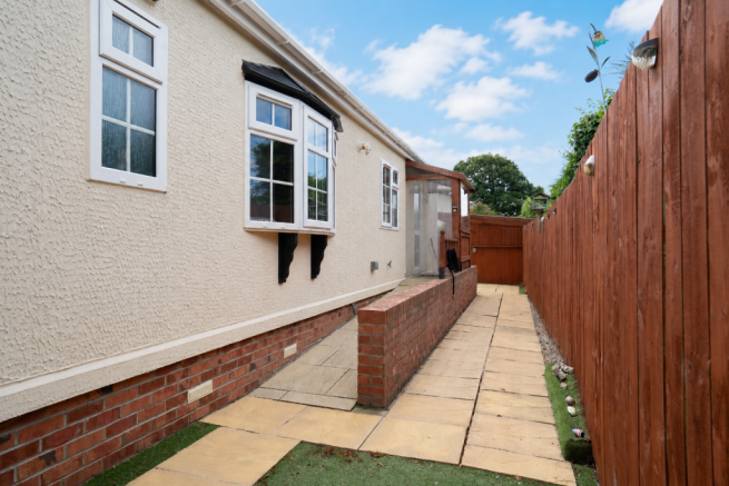2 bed Detached Bungalow for sale Image 11