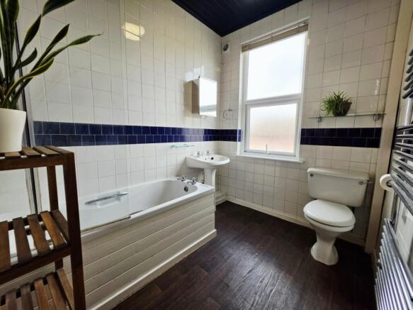 3 bed Terraced for sale Image 6
