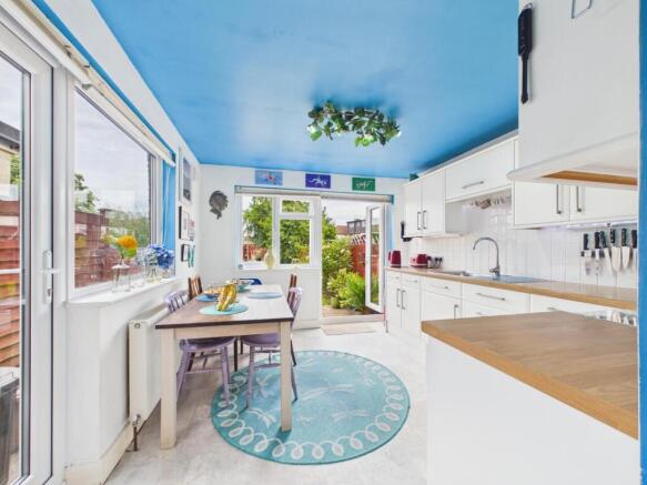 Kitchen 6.jpg