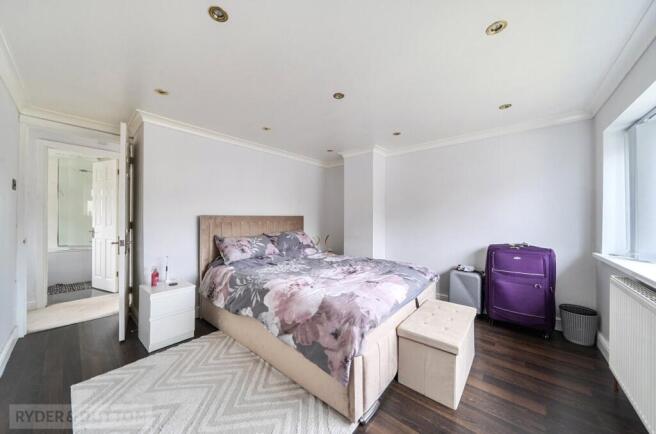 2 bed Semi-Detached for sale Image 10