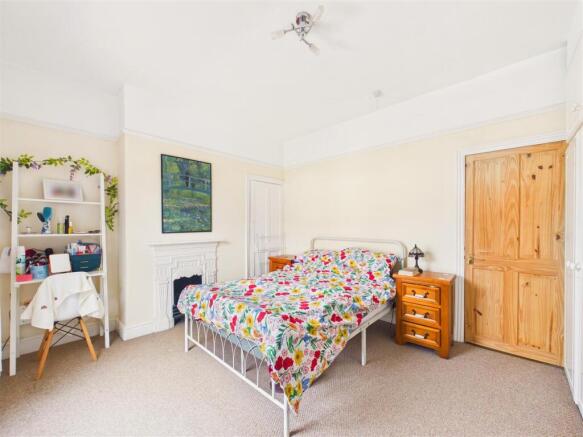 2 bed Terraced for sale Image 6