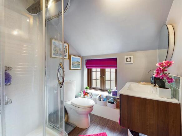 ShowerWC.jpg