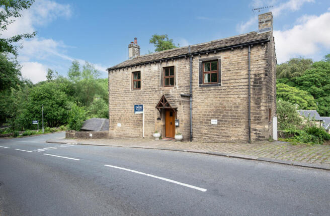 4 bed Detached for sale Image 12