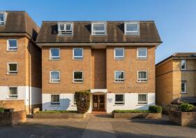 Flat 2, 90 Park View Court, Chinbrook Road, Grove Park, London SE12 9TF