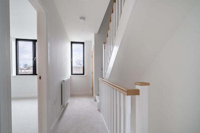4 bed Town House for sale Image 12