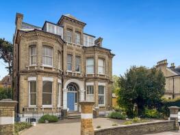 Flat 2, 10, Eaton Gardens, Hove BN3 3TP