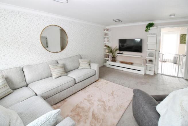 3 bed Semi-Detached for sale Image 4