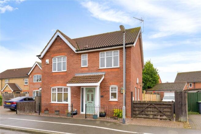 4-bed detached on Spire View, Sleaford, Lincolnshire, NG34, £310,000