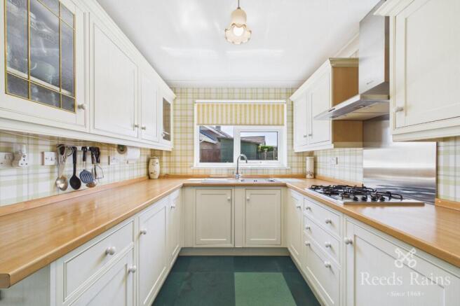 3 bed Bungalow for sale Image 5