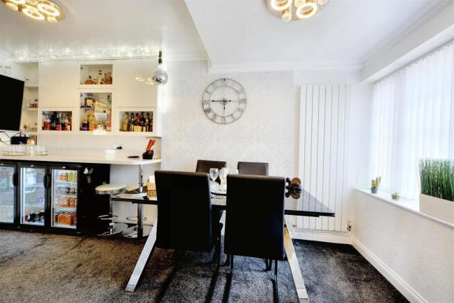 Dining Room_1.jpeg