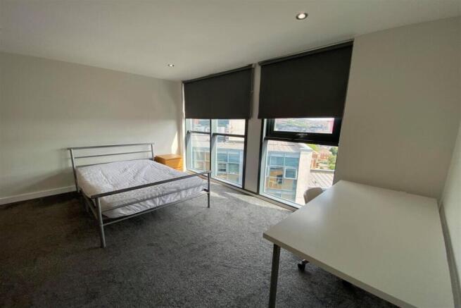 2 bed Apartment to rent Image 5