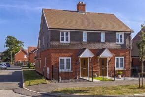 32, Narcissus Rise, Northbrook, Worthing BN13 3XY