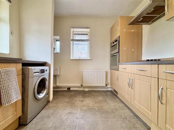 2 bed Apartment for sale Image 6
