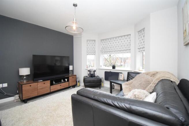 2 bed Flat to rent Image 4