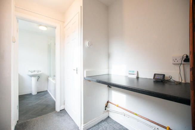 2 bed End of Terrace to rent Image 8